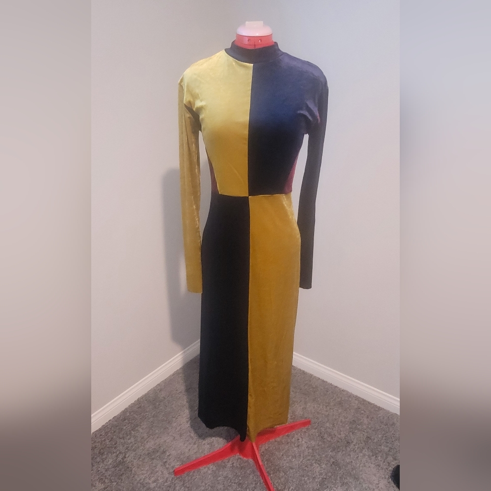 Velvet Zara midi dress - size S